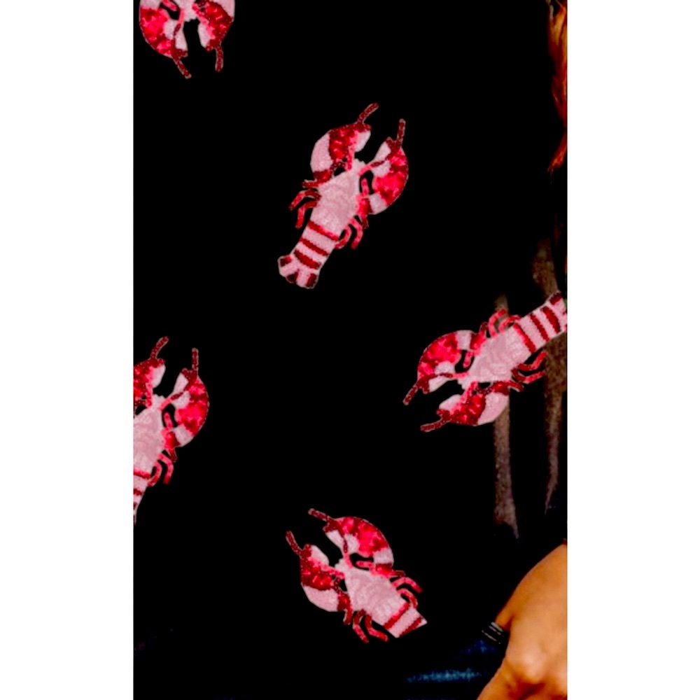Black T-shirt Embellished with Red Sequin Crawfish - Picture 2 of 6